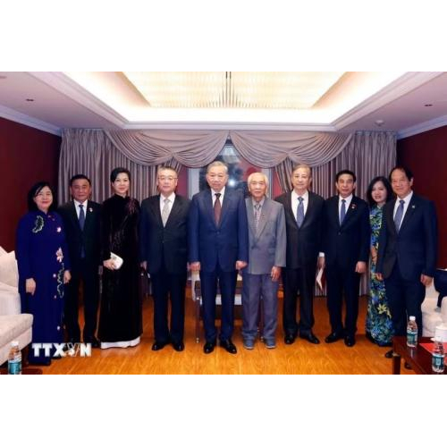 Tiếp Tục Giữ Lửa, Không Ngừng Phát Triển Quan Hệ Việt Nam-Trung Quốc